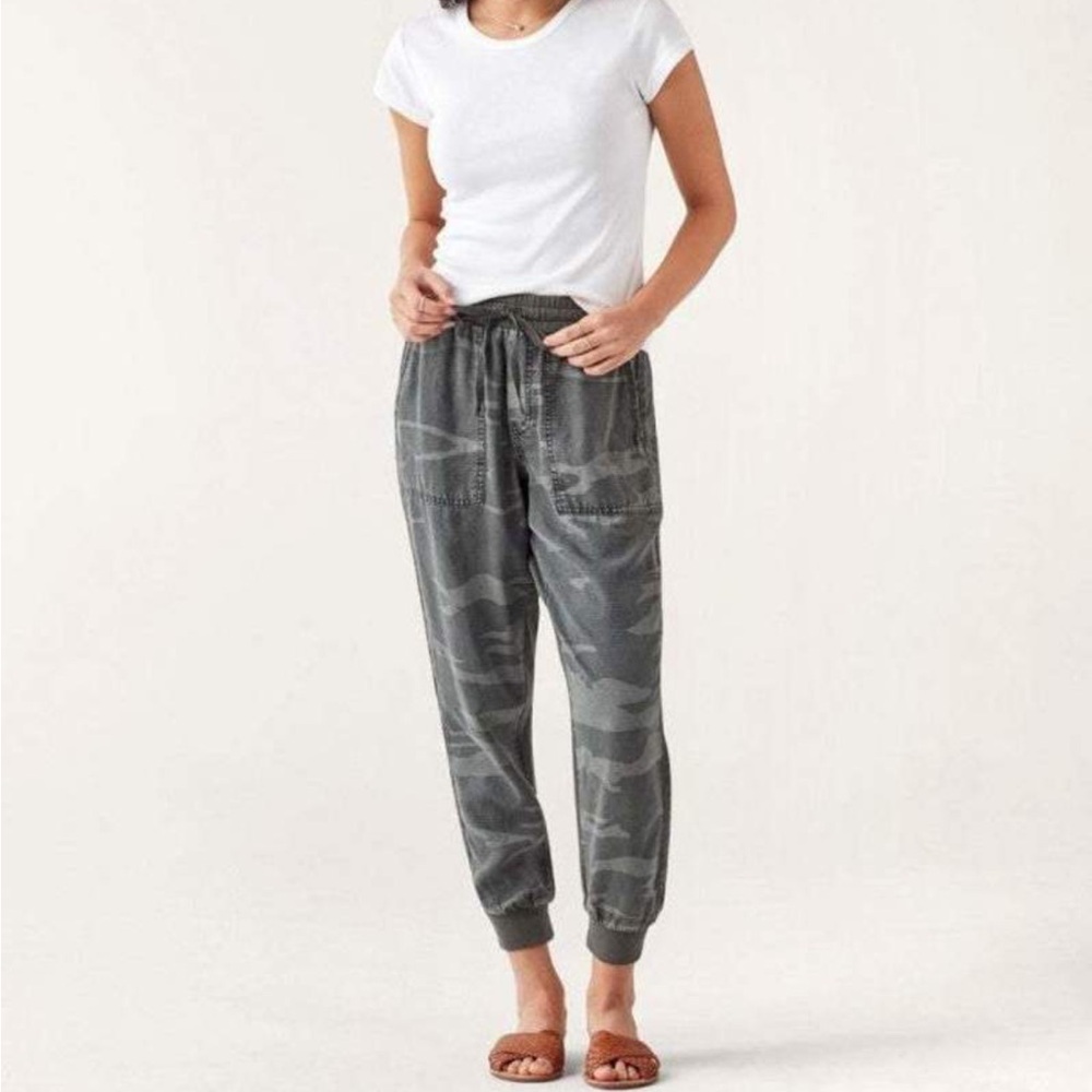 Splendid lakeside Camo Camouflage Joggers